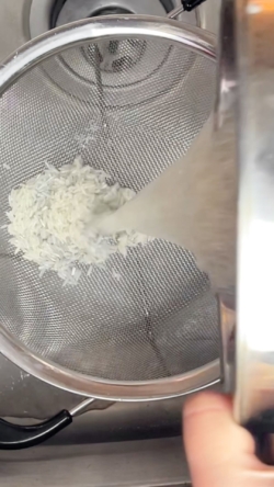 drain rice in colander