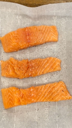 Salt and pepper salmon
