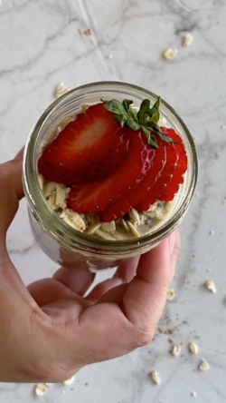 vanilla oats topped with fresh strawberries
